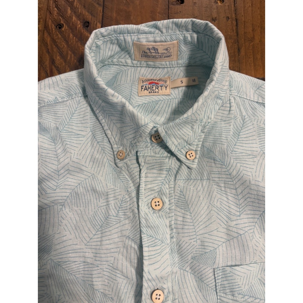 Faherty Brand Breeze Shirt Mens Small Blue White Leaf Linen blend short sleeve